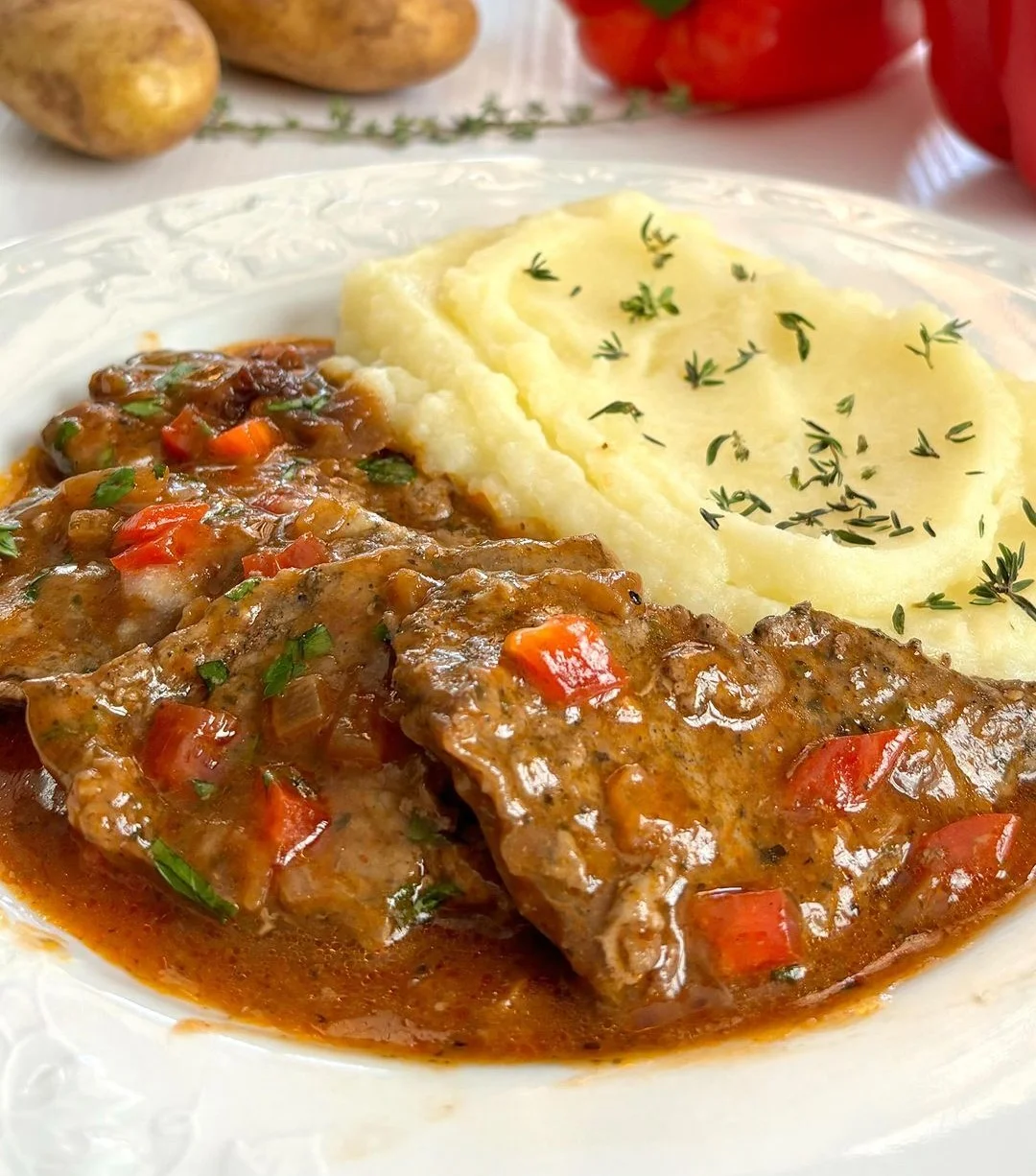 Inspiração de refeição com carne e legumes